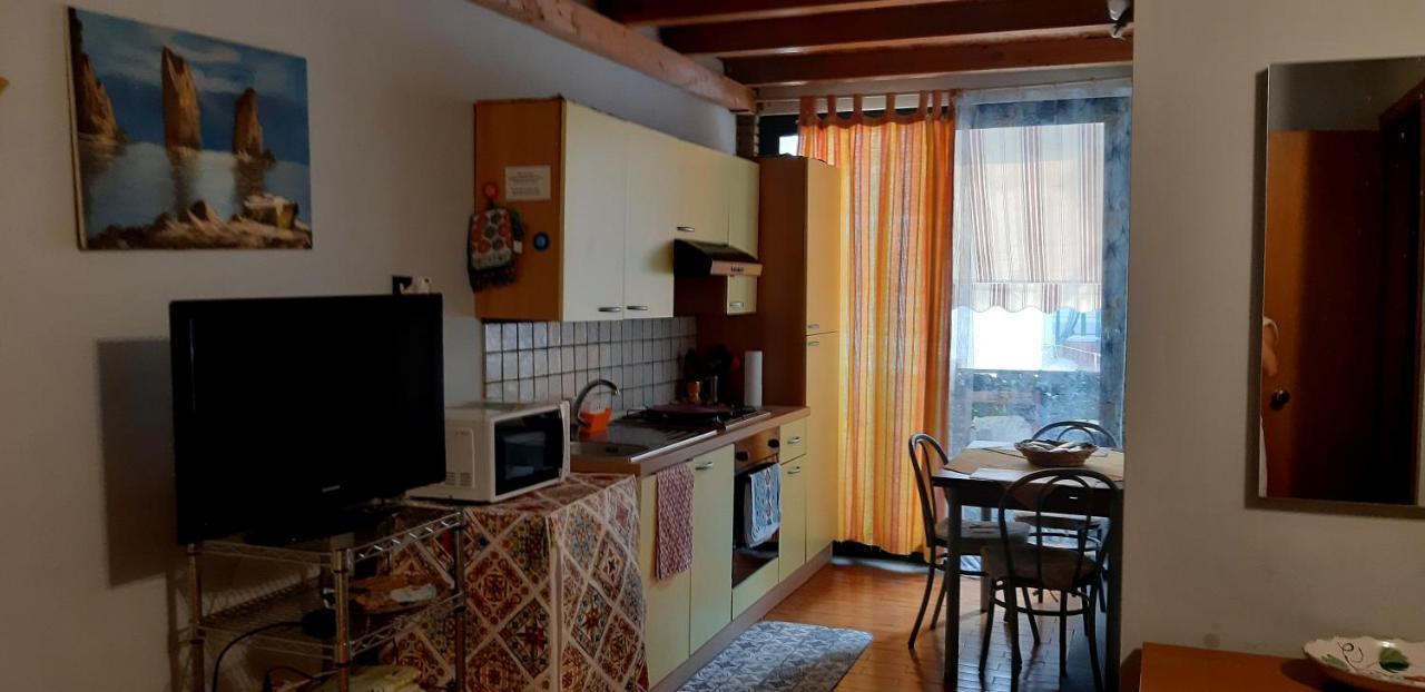 Apartment Trezza Ачи-Трецца Екстер'єр фото